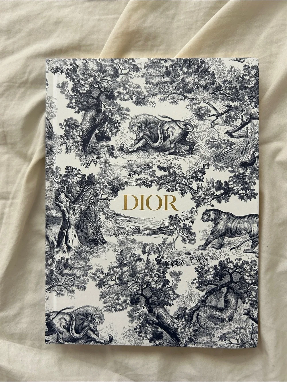 Dior giftable includes